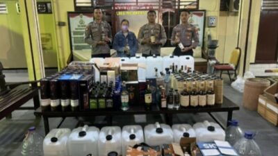 Polres Mojokerto Bongkar Produksi Miras Oplosan Tanpa Izin