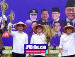 Wagub Jatim Emil Dardak Dampingi Menko Pangan RI Saat Panen Raya Di Kabupaten Ngawi