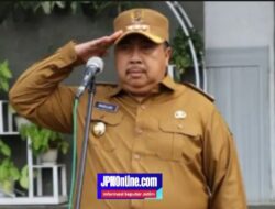 Bupati Jombang Warsubi Pimpin Apel Perdana Di Halaman Pemkab