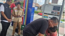 Tim Satgas BBM Polres Jombang Periksa Ketersediaan dan Kualitas BBM di SPBU 54.614.14