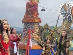 Desa Galengdowo Jombang Angkat Potensi Salak Lewat Kirab Budaya