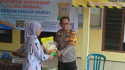 Polres Jombang Gelar Pasar Murah di Balai Desa Karanglo, Wujud Nyata Kepedulian Polri untuk Masyarakat