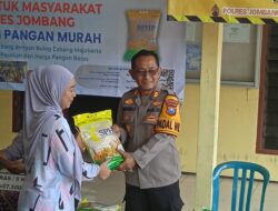 Polres Jombang Gelar Pasar Murah di Balai Desa Karanglo, Wujud Nyata Kepedulian Polri untuk Masyarakat